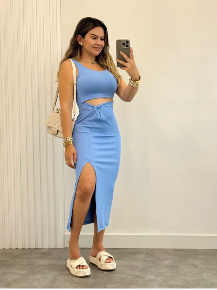 Vestido Aberto com Nó Azul